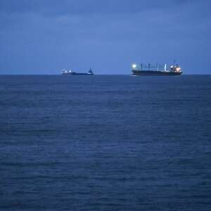 Drones marinos golpean barco de carga en el Mar Negro cerca de Bulgaria