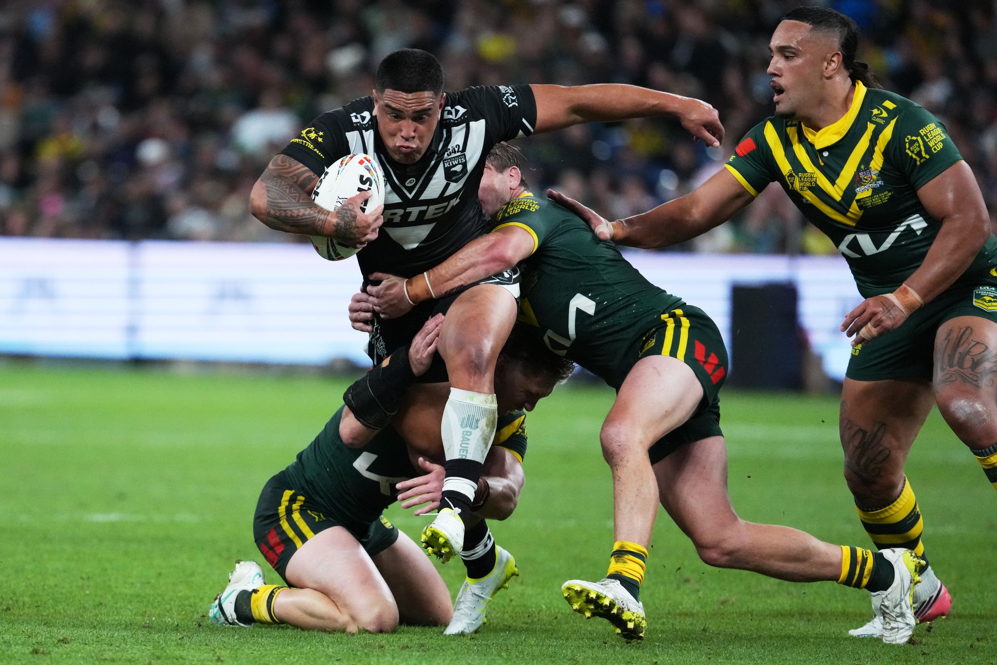 Australian Rugby Teager Australia edges New Zealand 24-22 in Rugby League World Cup opener as ...
