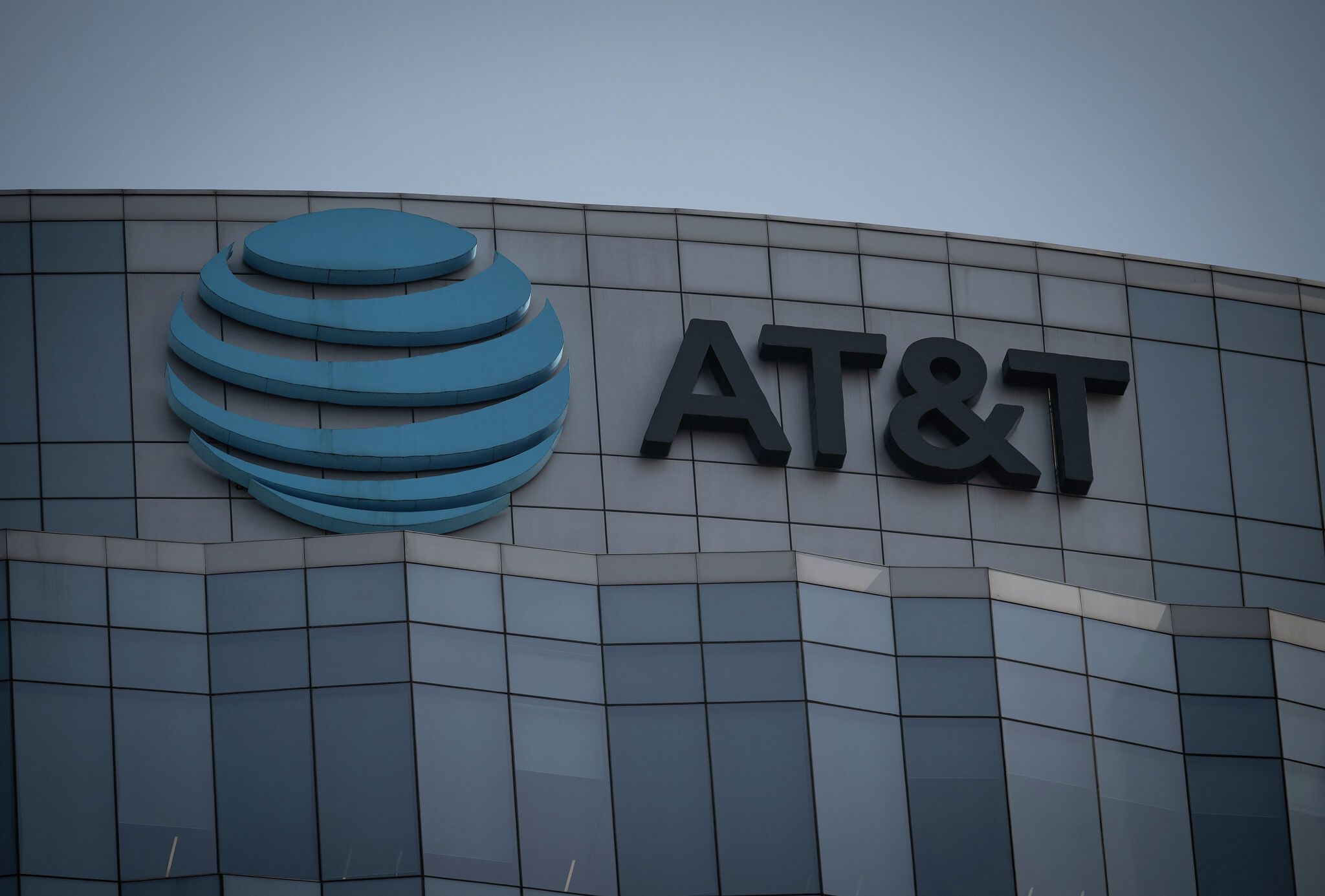 When will AT&T customers get paid from $177M settlement? What to know