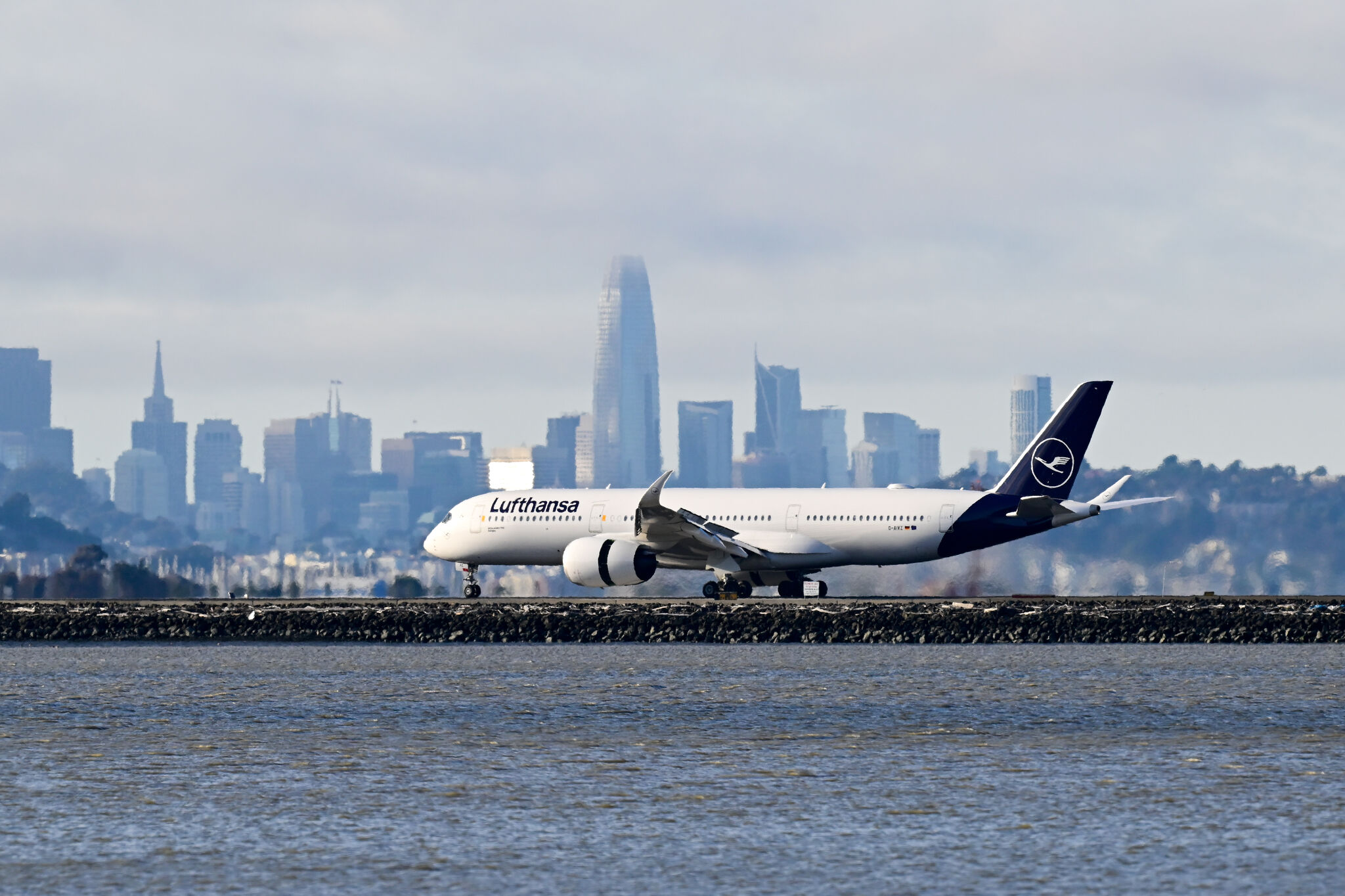 sfgate.com - Jim Glab - Pilot for European carrier Lufthansa spars with SFO