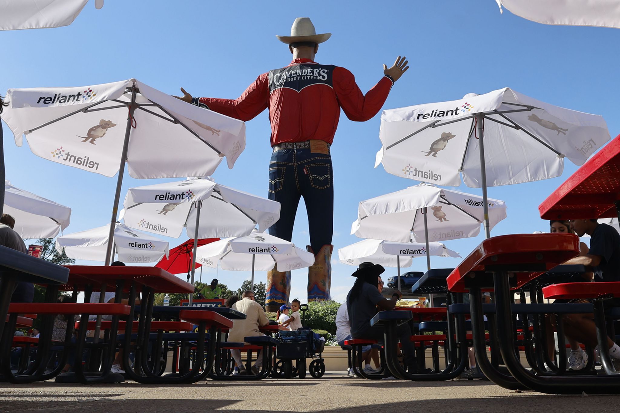 Two State Fair of Texas riders take unexpected swim after swan paddle boat sinks