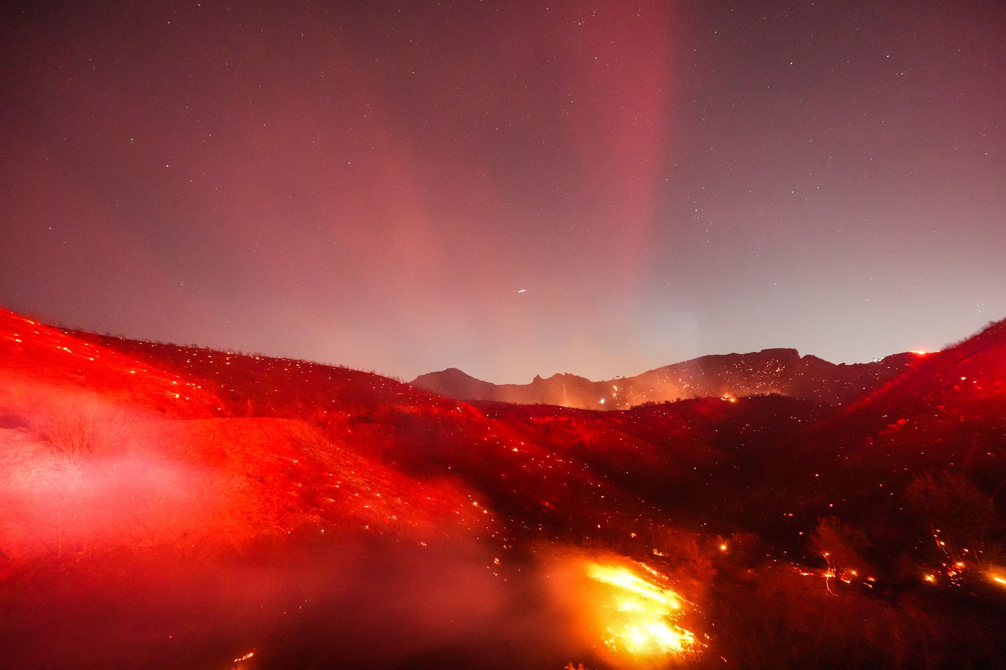 Pequeños fuegos en el sur de California mientras el calor y el viento ...