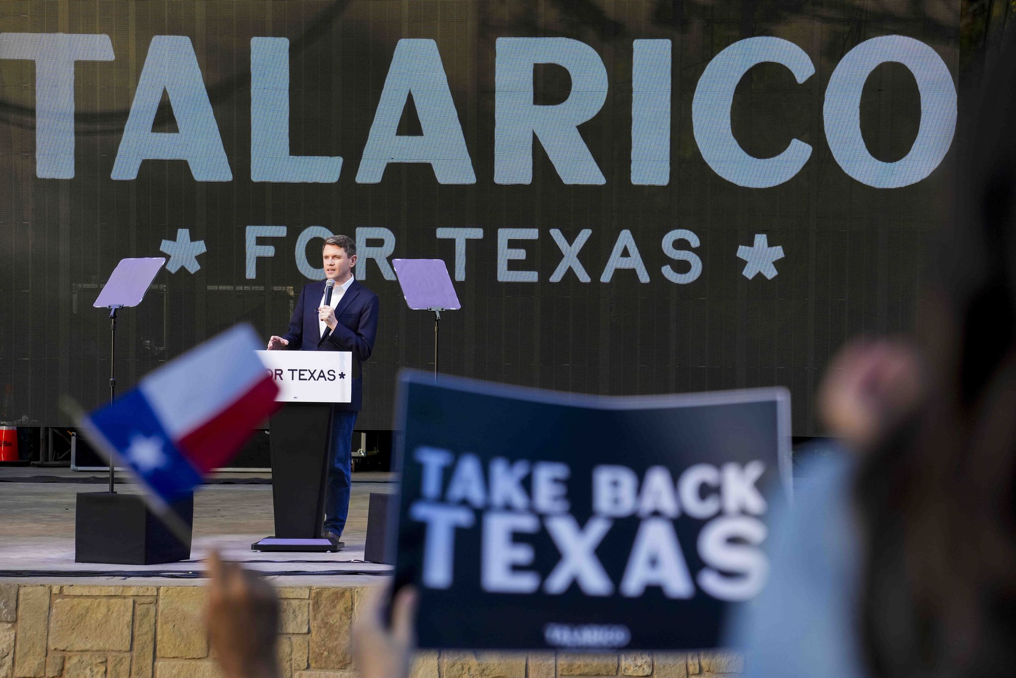 ‘We are the underdogs': Talarico attacks Paxton at Plano rally before early voting