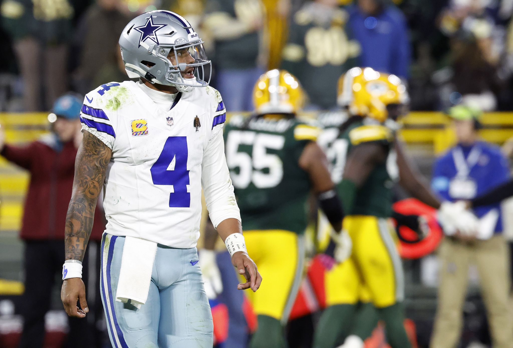 Podcast: Cowboys' and Longhorns' spiral, Mavs' start and a Rangers' star on the horizon