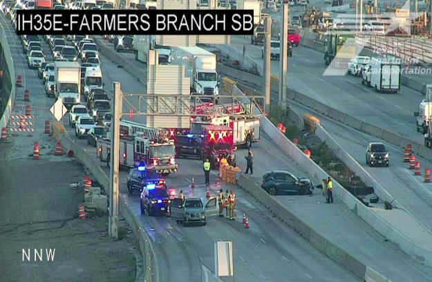 Farmers Branch collision closes southbound I-35E near Valley View