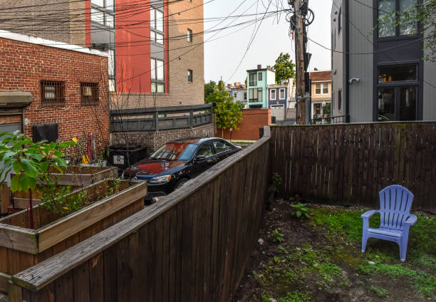 Lake Township eases corner lot side-yard setbacks along alleys