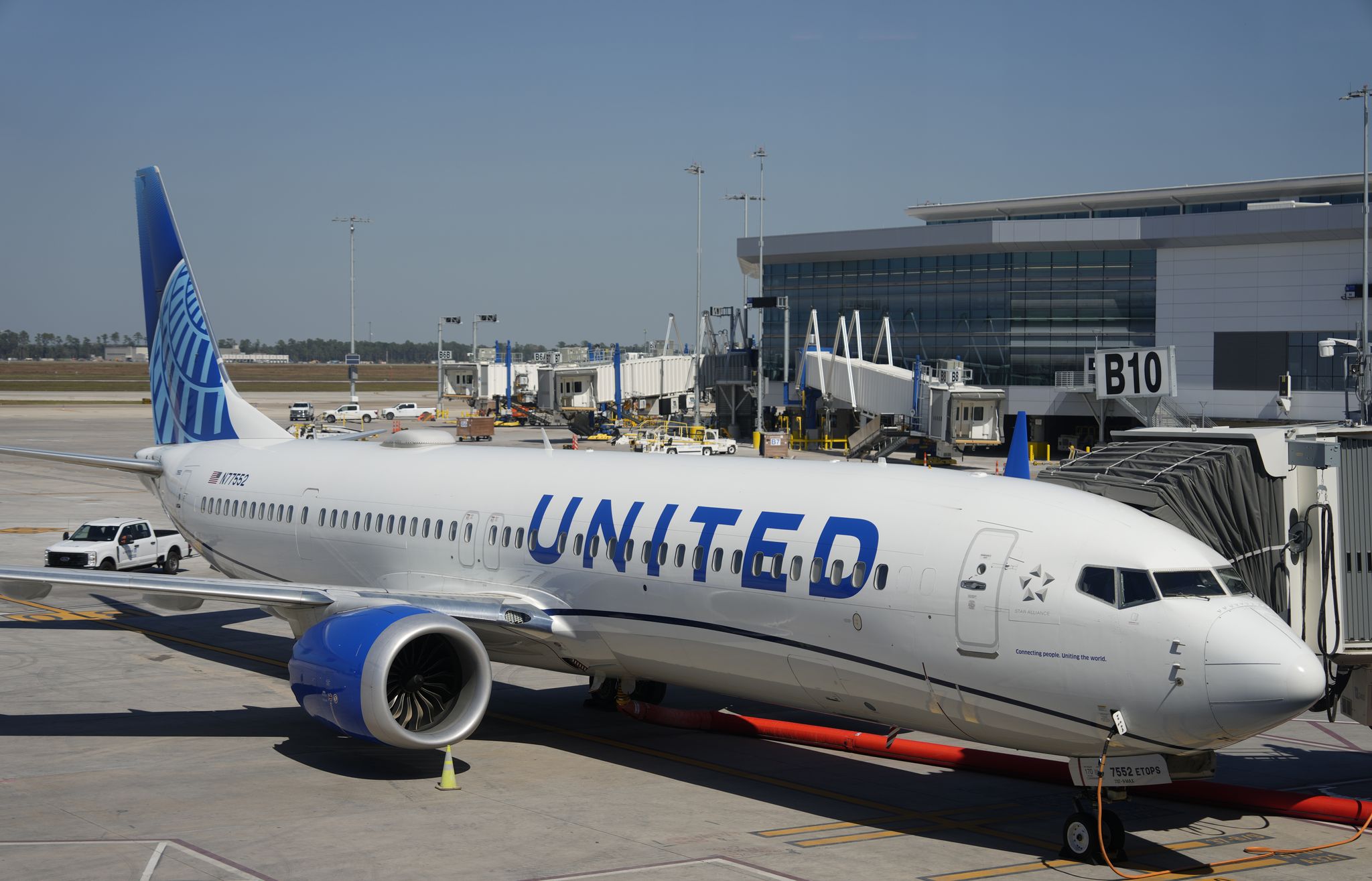 United flight from Grand Cayman declares emergency, lands in Houston