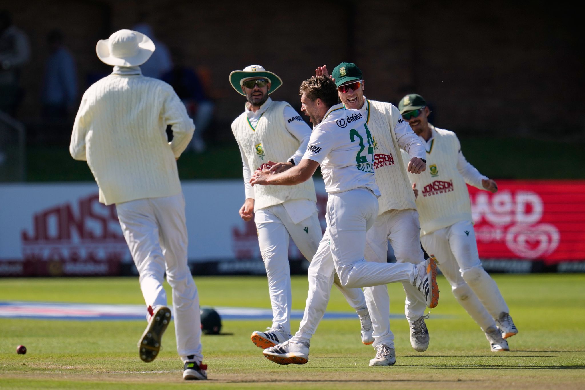 South Africa storms back to crush Australia by an innings and level the ...