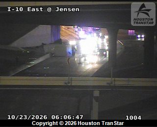 Overturned 18-wheeler spill closes inbound lanes at I-10 and I-69 in Houston