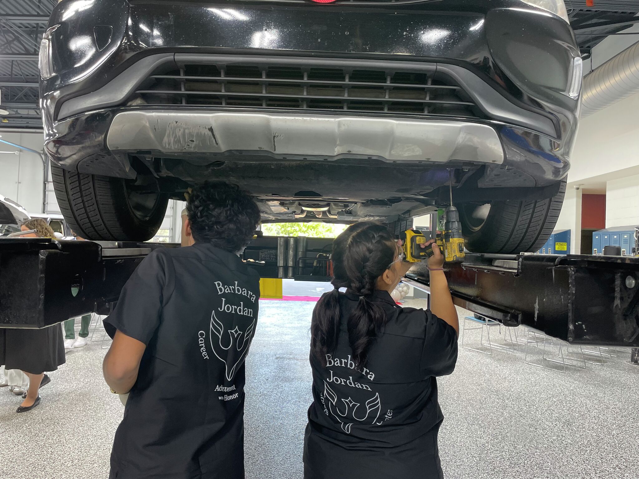 HISD opens student-run automotive shop for the public