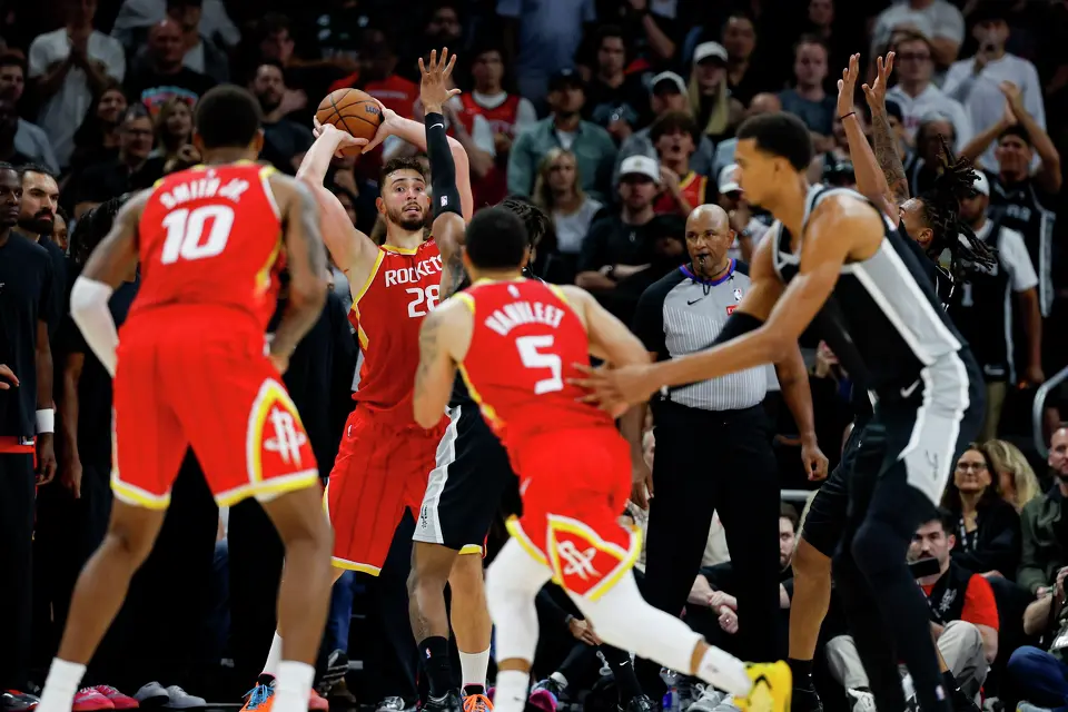 Houston Rockets center Alperen Sengun (28) looks to make a pass during the fourth quarter against the San Antonio Spurs at Moody Center in Austin, Friday, Oct. 23, 2026. The Spurs fell 114-110 to the Rockets.