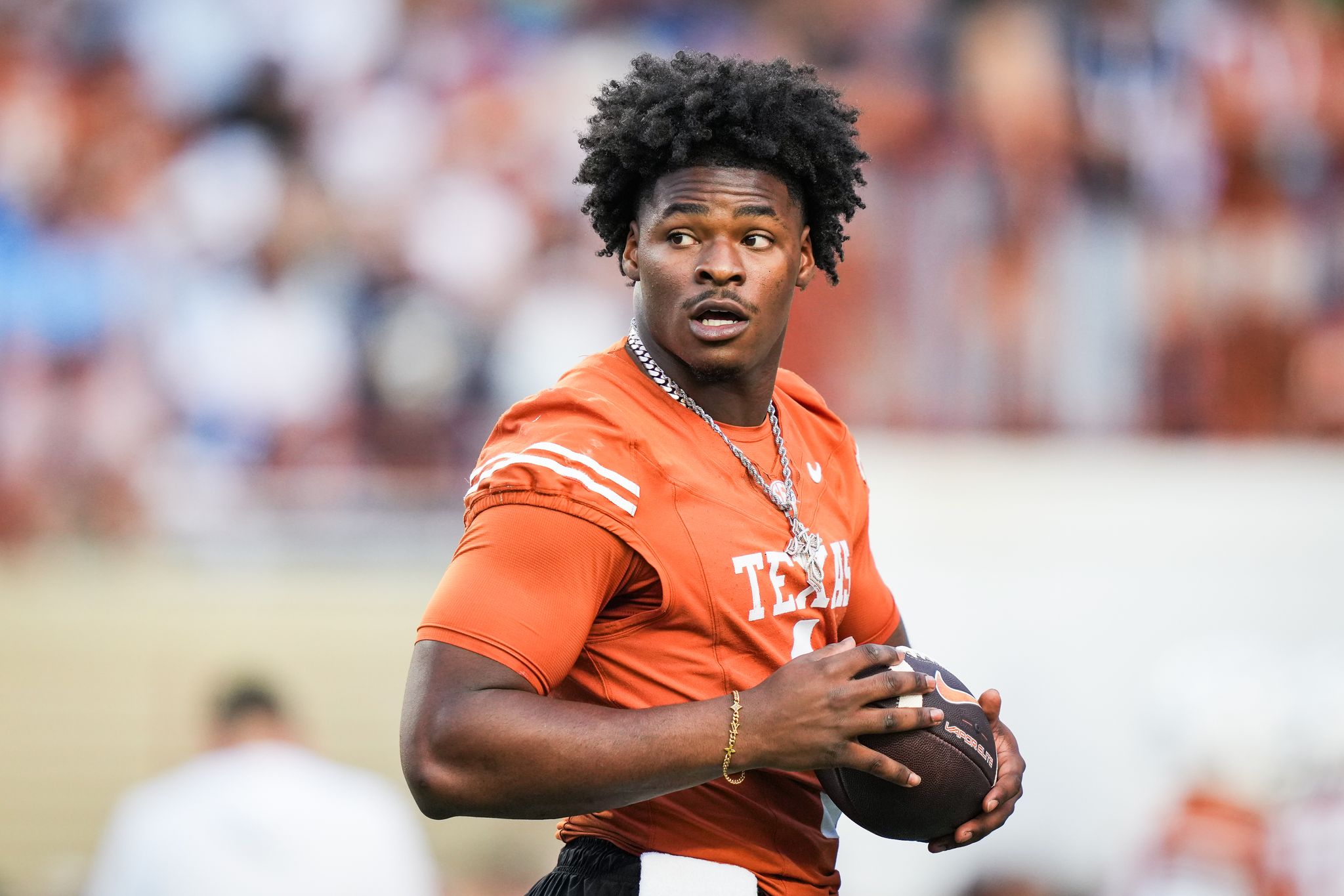 Texas star Colin Simmons could play against Mississippi State after being upgraded to questionable