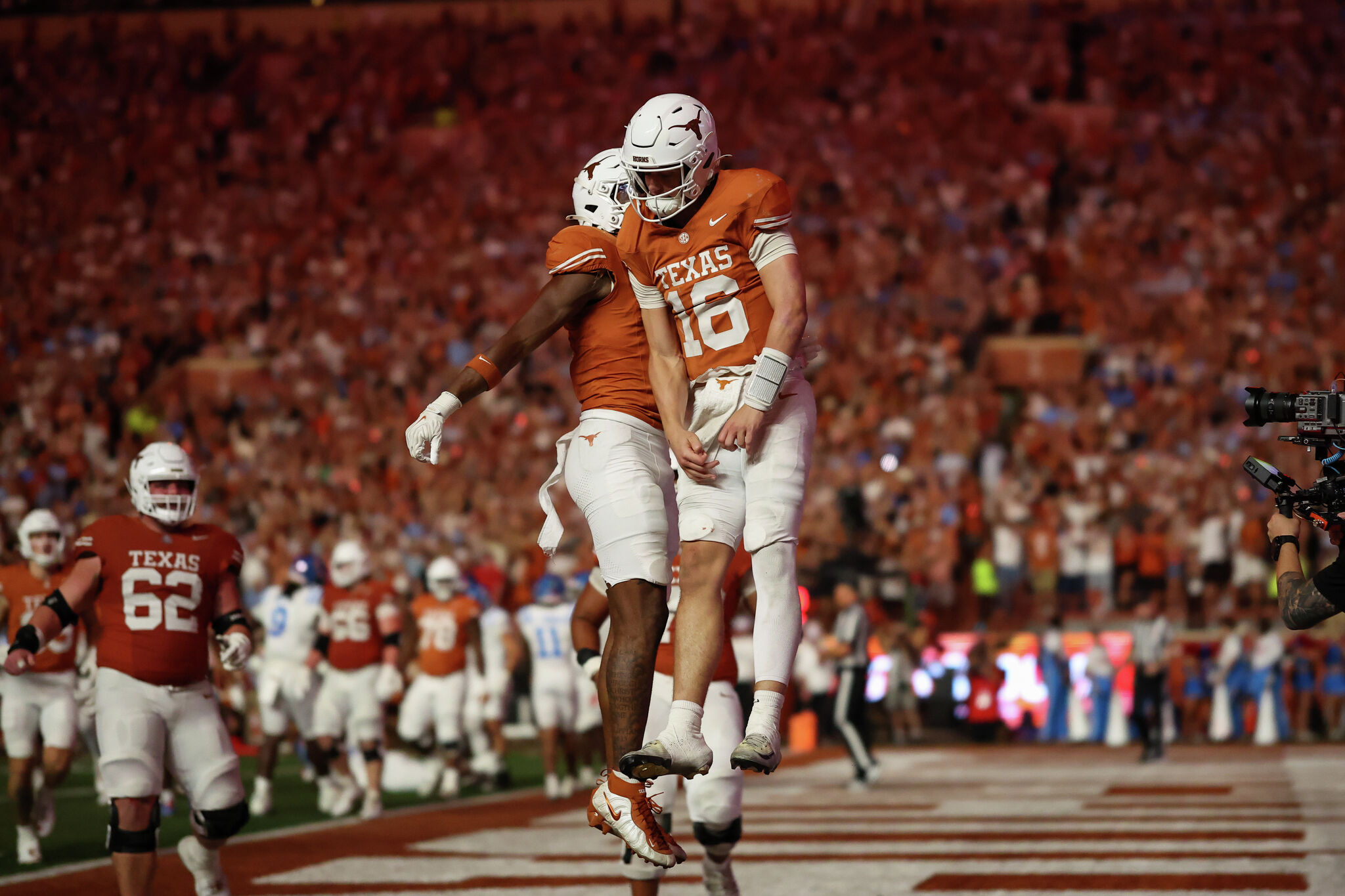 Arch Manning and Texas can't help but live dangerously
