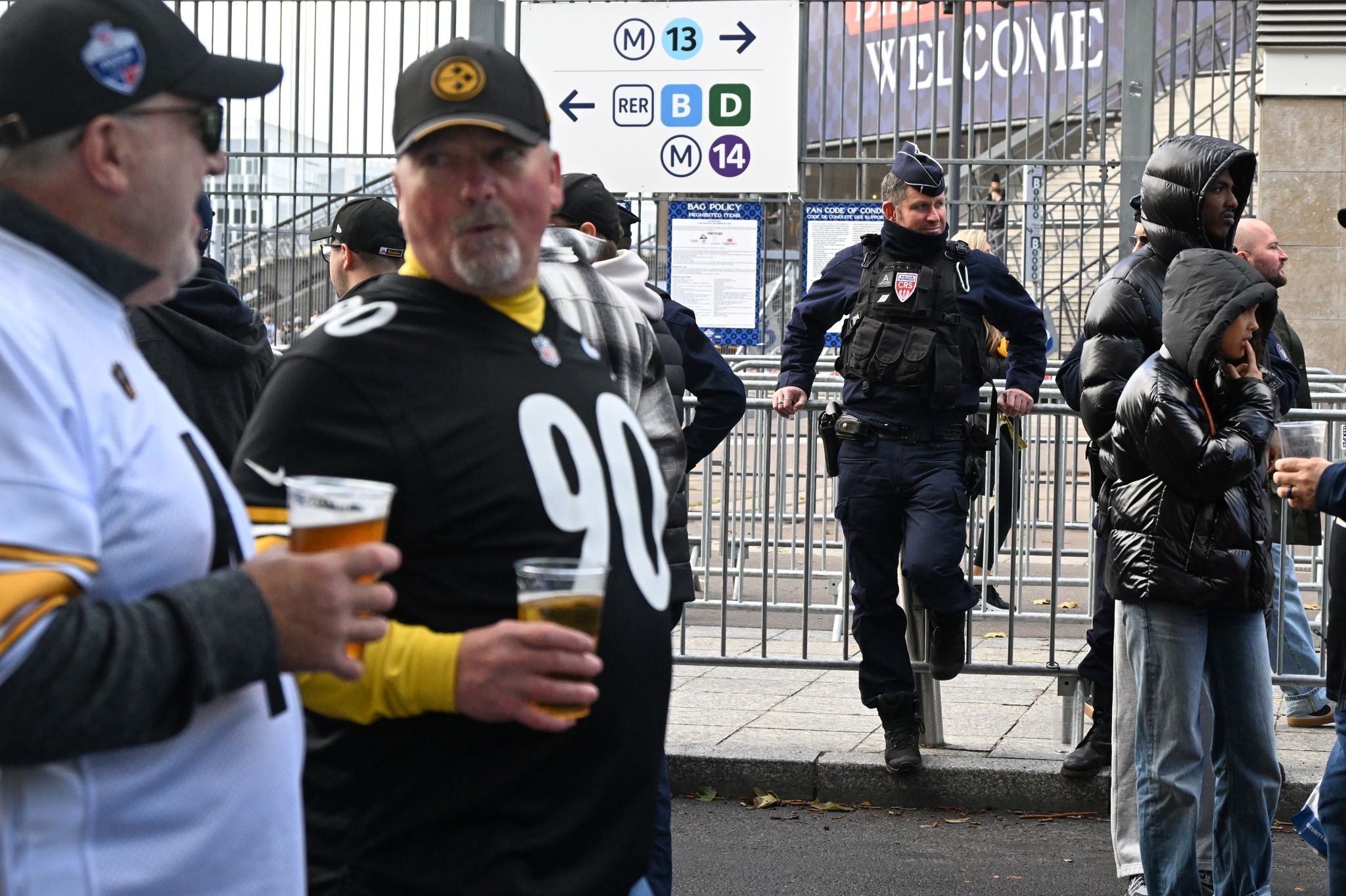 Aficionados llenan el Stade de France para el primer juego de la NFL en ...