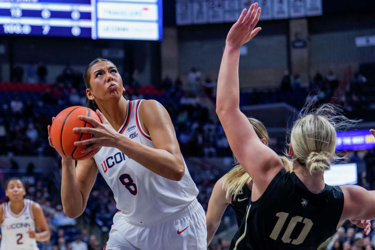 UConn women's basketball smothers Army in final preseason game