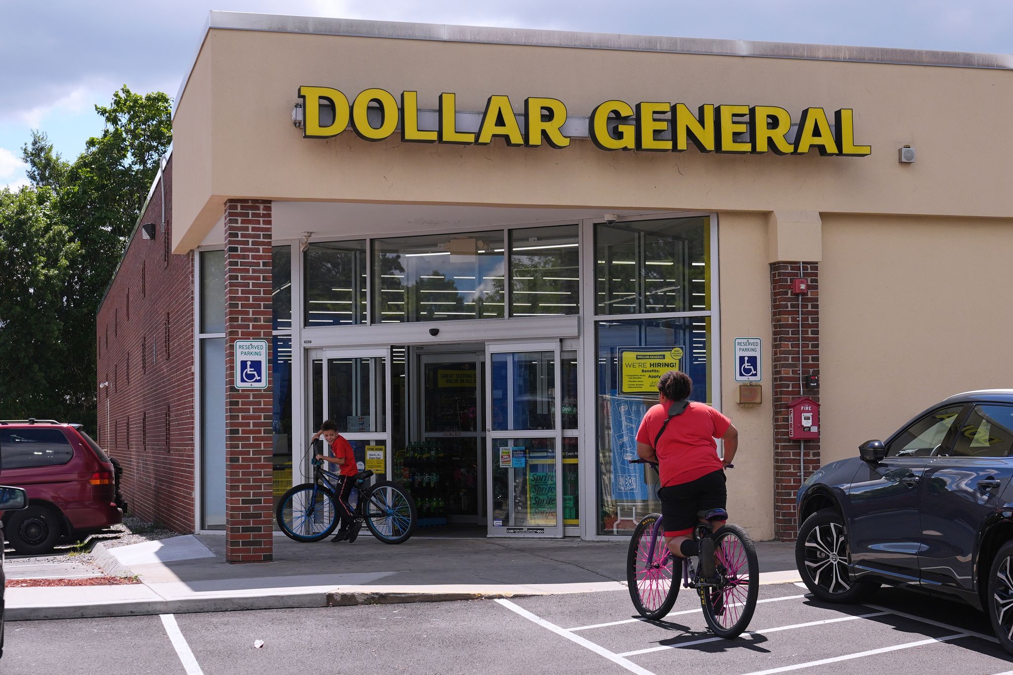 Connecticut joins lawsuit against Dollar General for deceptive pricing