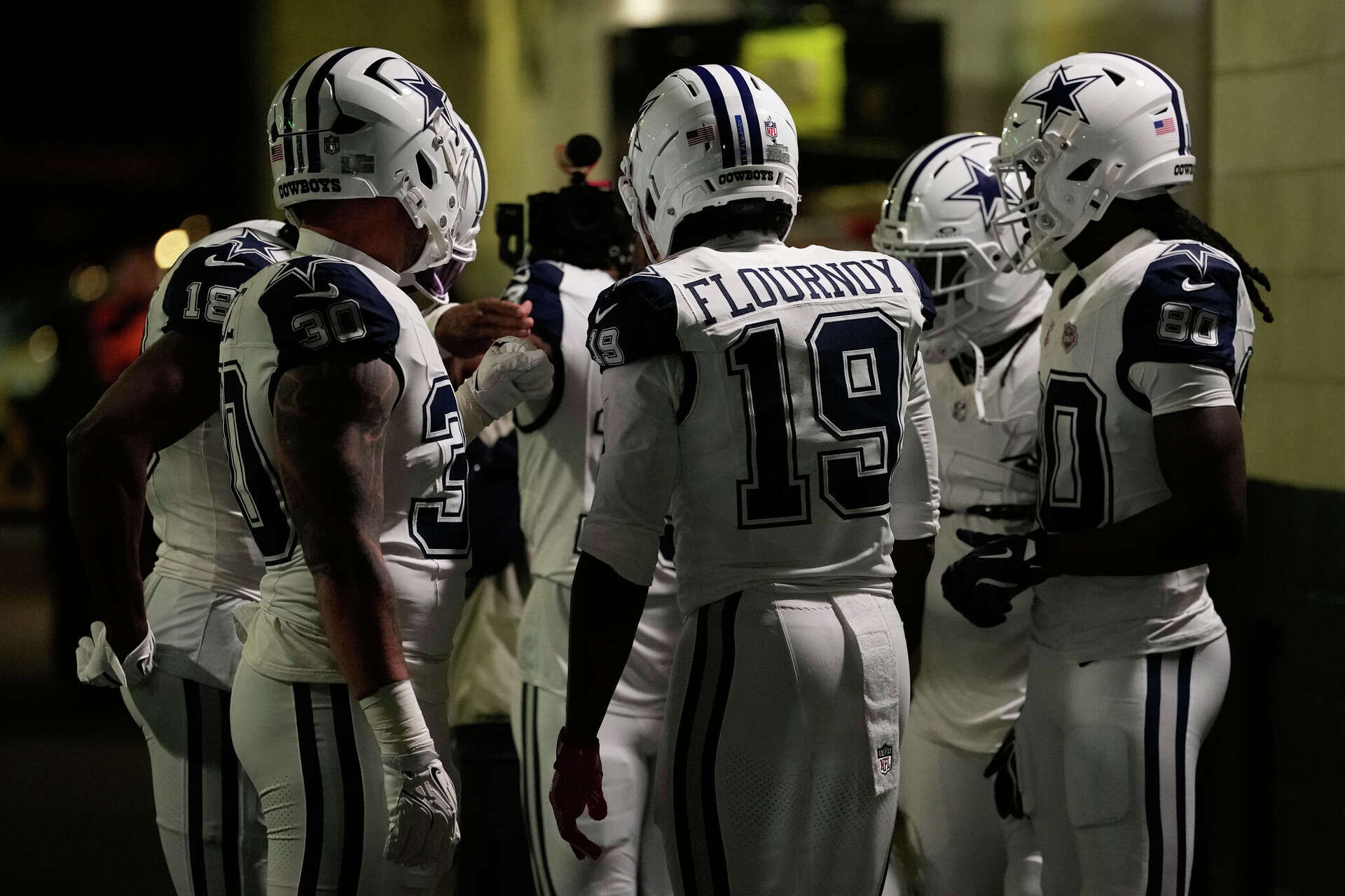 Live updates: Can Cowboys climb back into NFC East race vs. Eagles?