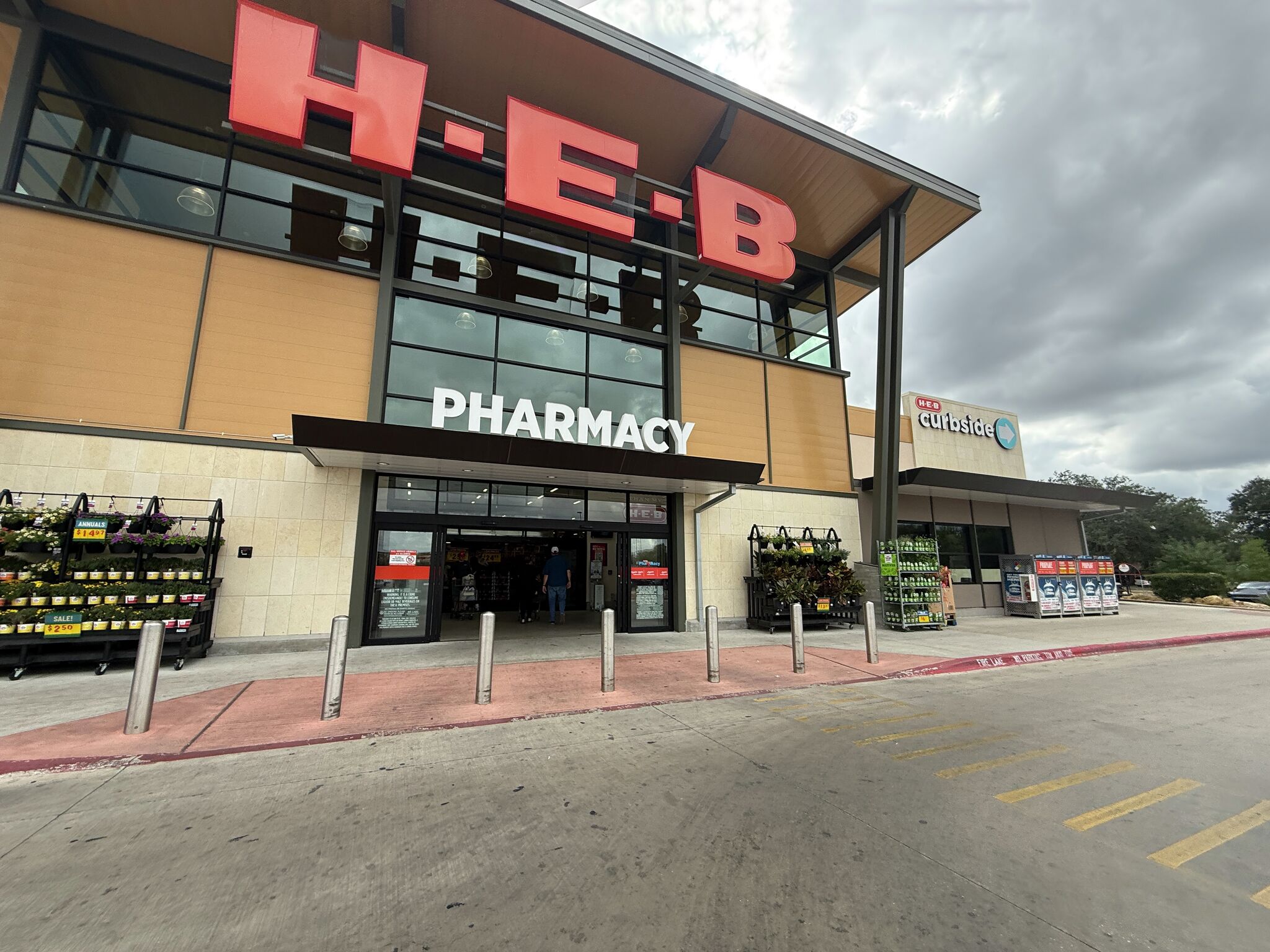 Check your fridge: H-E-B salad kits recalled in Texas
