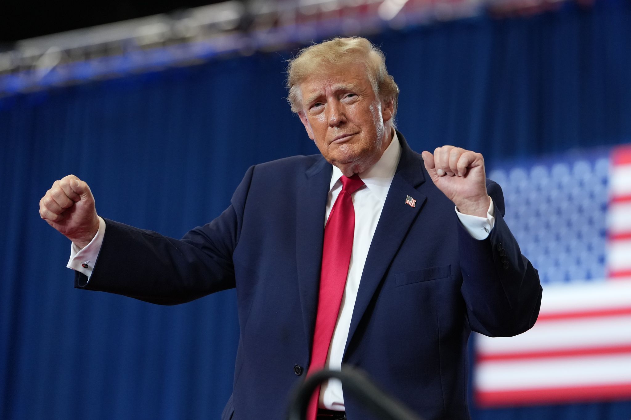 Trump defends war in Iran, tariffs during Texas campaign swing