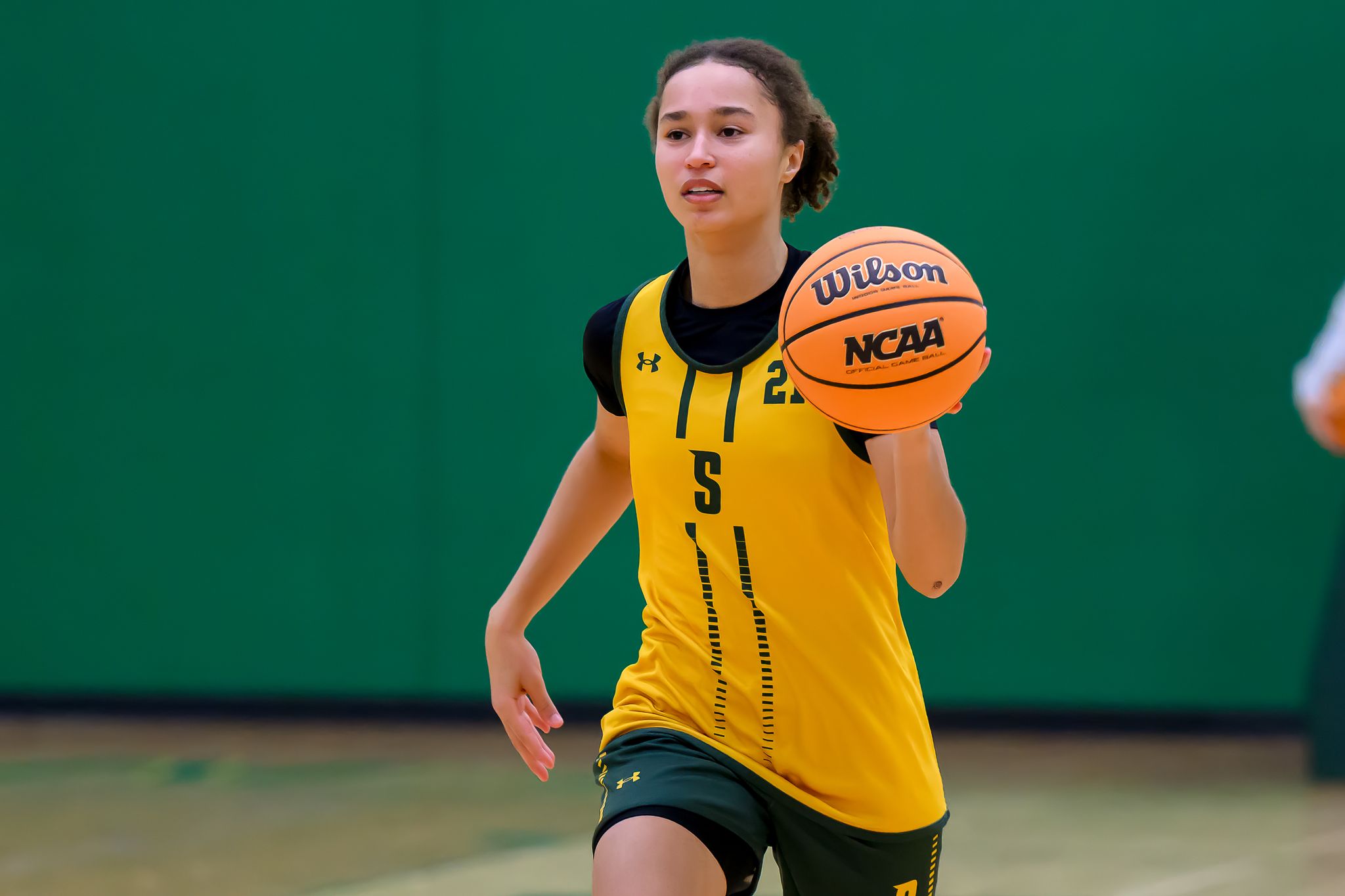 Myanna Hatchette, who is 5-foot-10, starred at Lake Highland Prep, a prep school in Orlando, Fla. She scored more than 1,000 career points and won a Class 4A state title in 2024.