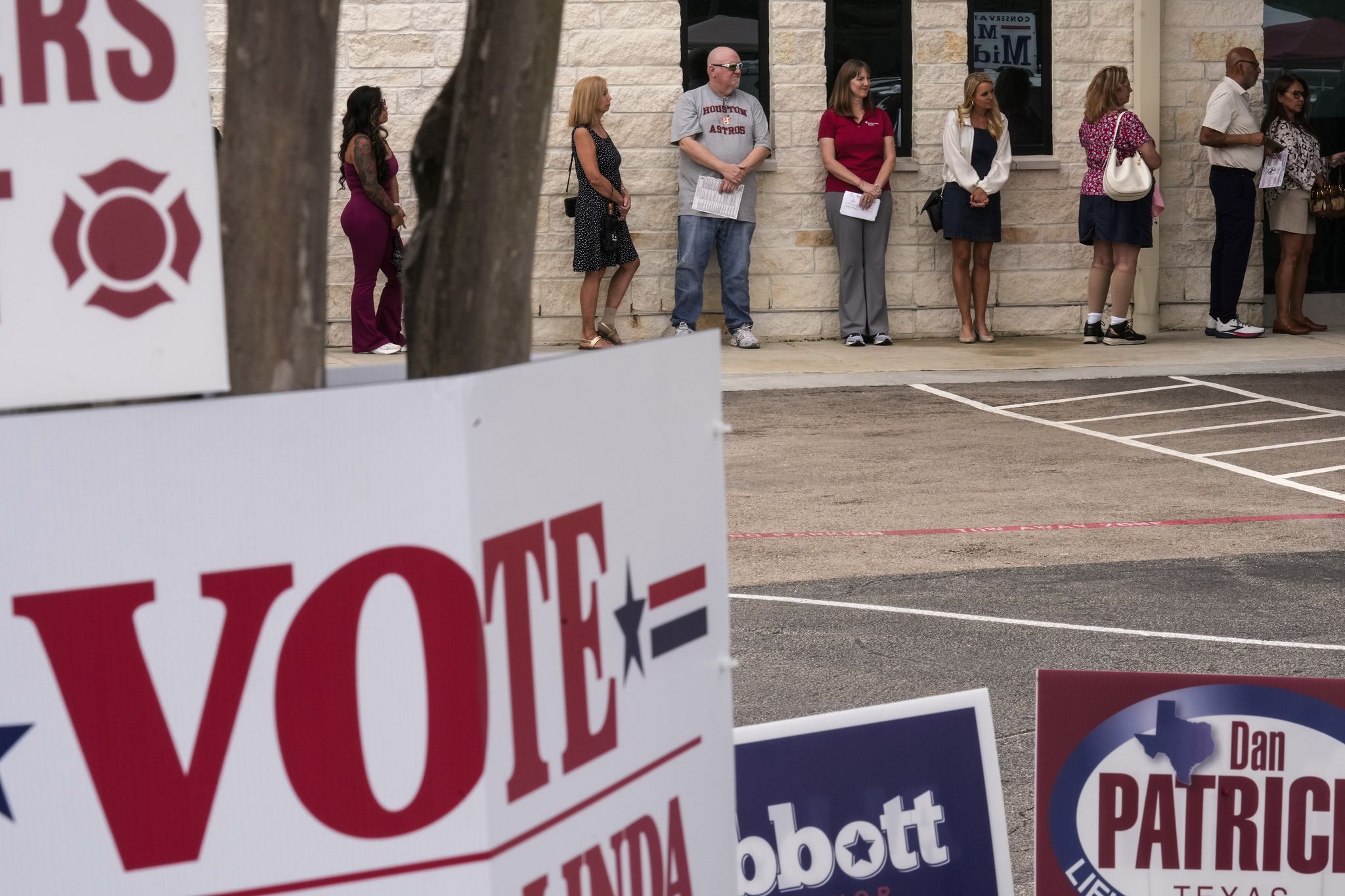 Harris County breaks early voting records for a midterm election