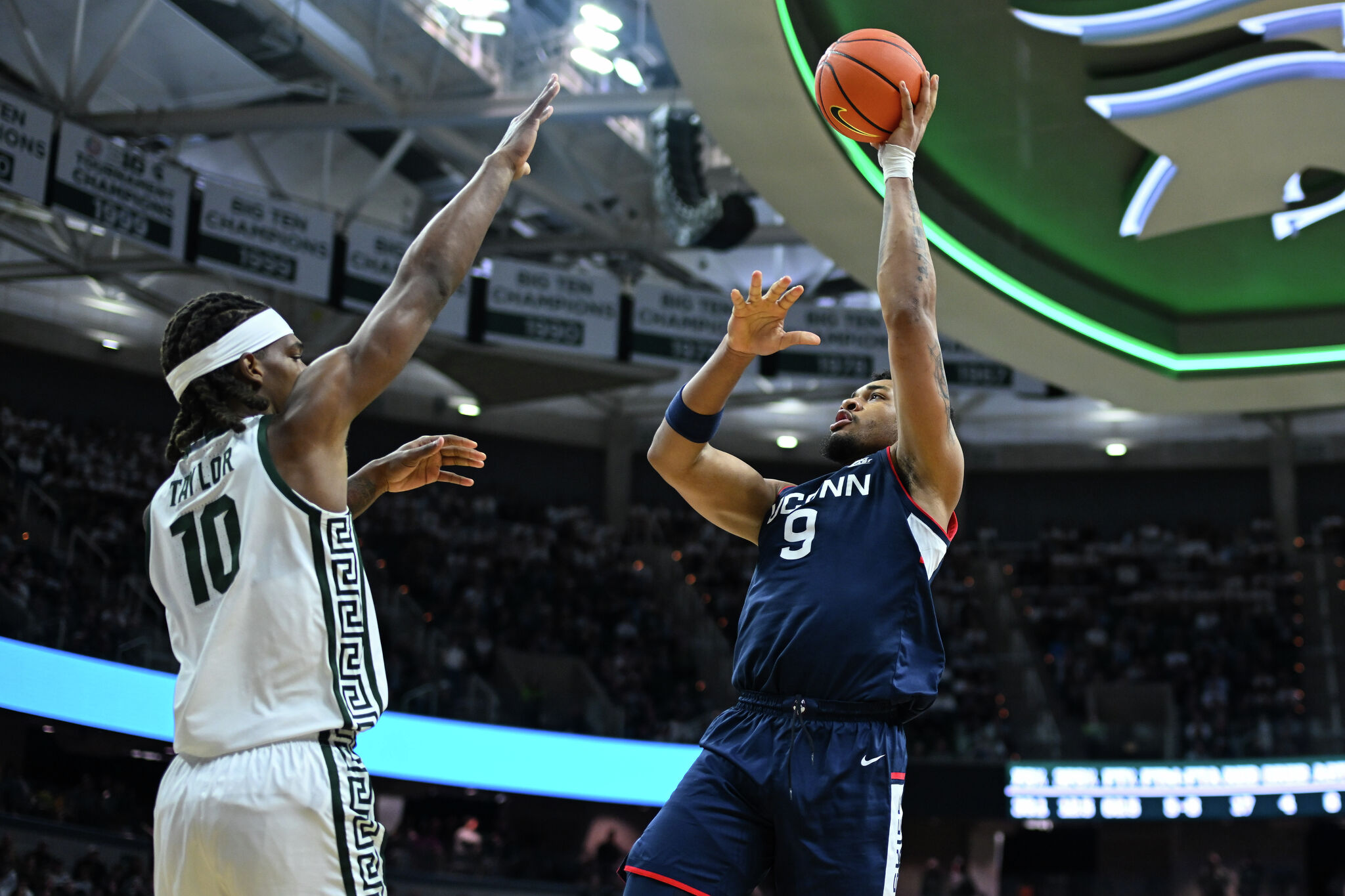 UConn's Na'jai Hines Named to Karl Malone Award Watch List