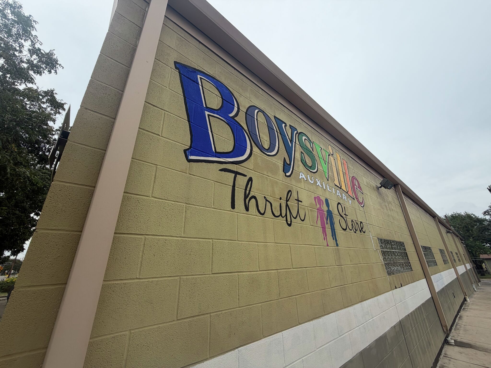 75-year-old San Antonio thrifting staple still serving up deals, designer duds