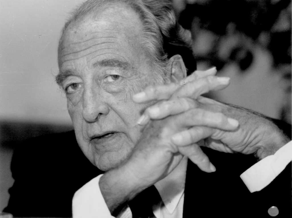 AmeriCares founder Macauley dies