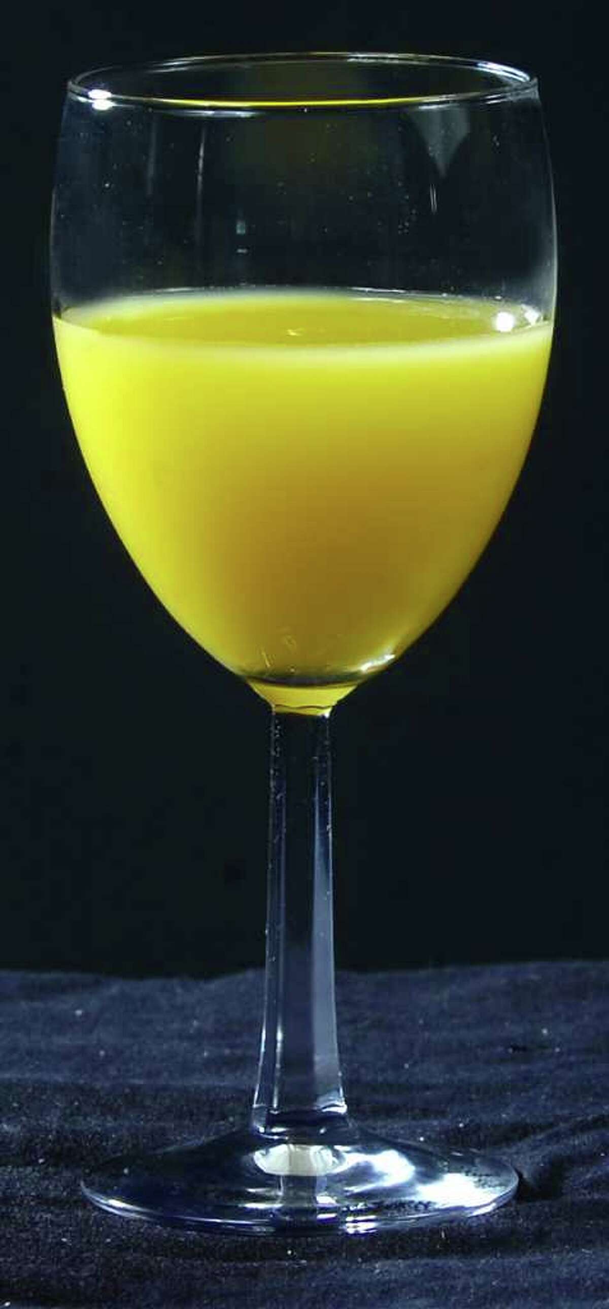 Mix up these cheap and easy drinks for New Year's Eve