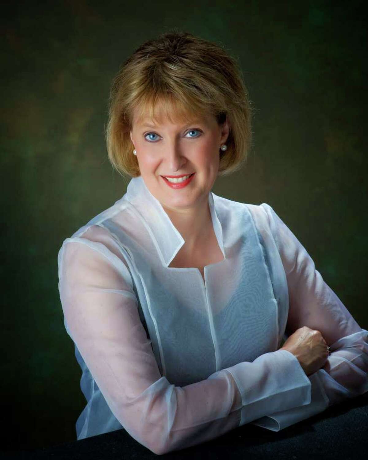 The Connecticut Chamber Choir is under the direction of Constance Chase, of Trumbull, who also serves as director of the Glee Club at the U.S. Military Academy at West Point.