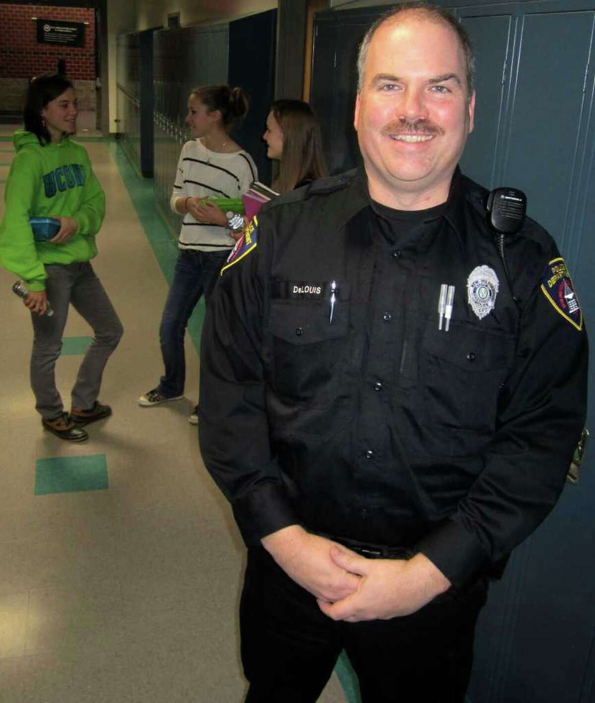 School resource officer returns to New Milford schools
