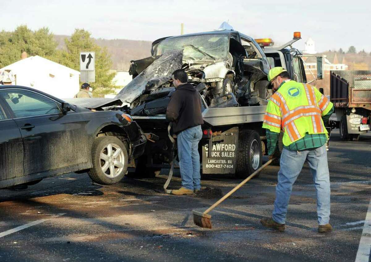 New Preston man injured in fourcar crash in New Milford