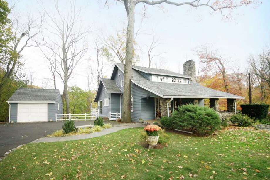 Real Estate A Craftsman Cottage Part Of Cedar Gate In Darien