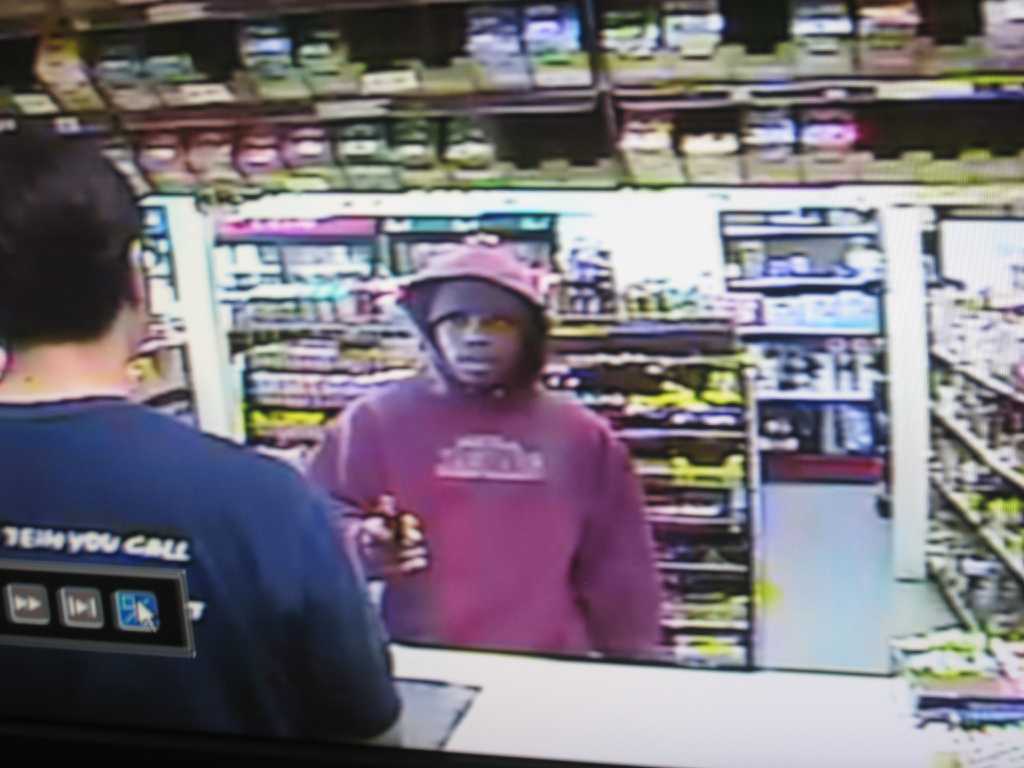 Man unsuccessful in attempts to rob Beaumont convenience store