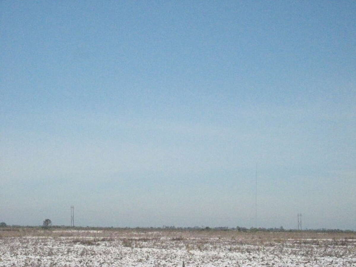 Southeast Texas enjoys, struggles with snow