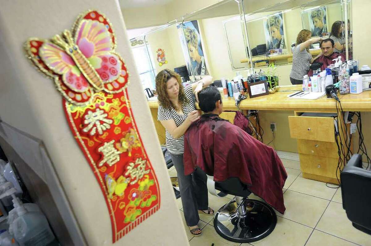 Culture class: Vietnamese teens keep heritage alive by learning language