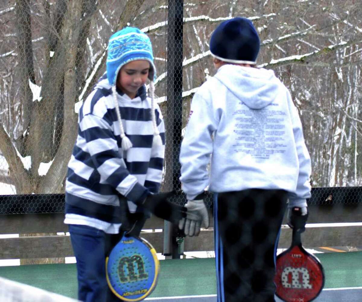 New Canaan paddle tournament brings friends to area