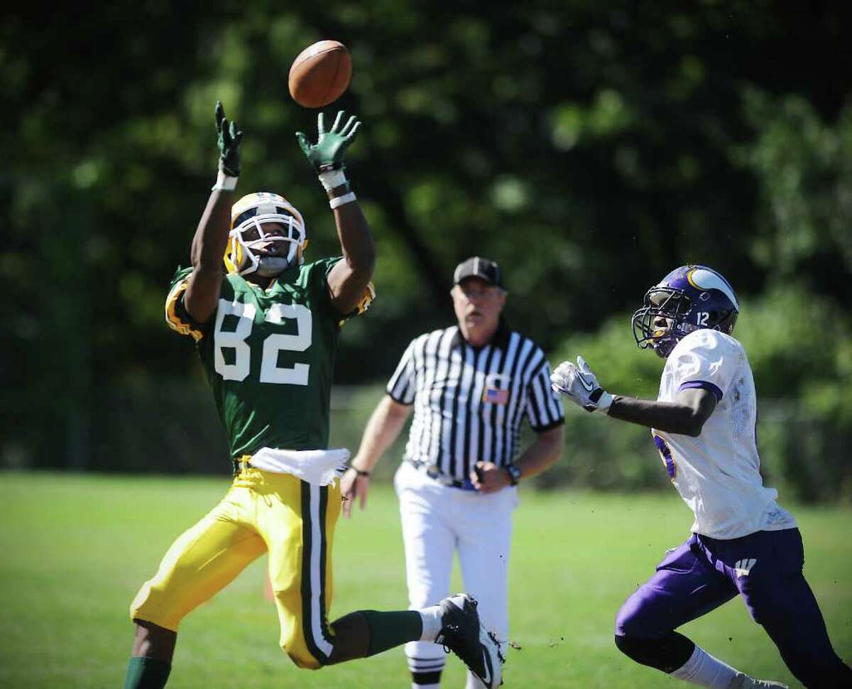 Trinity Catholic's Shawn Robinson signs with Central Conn. football