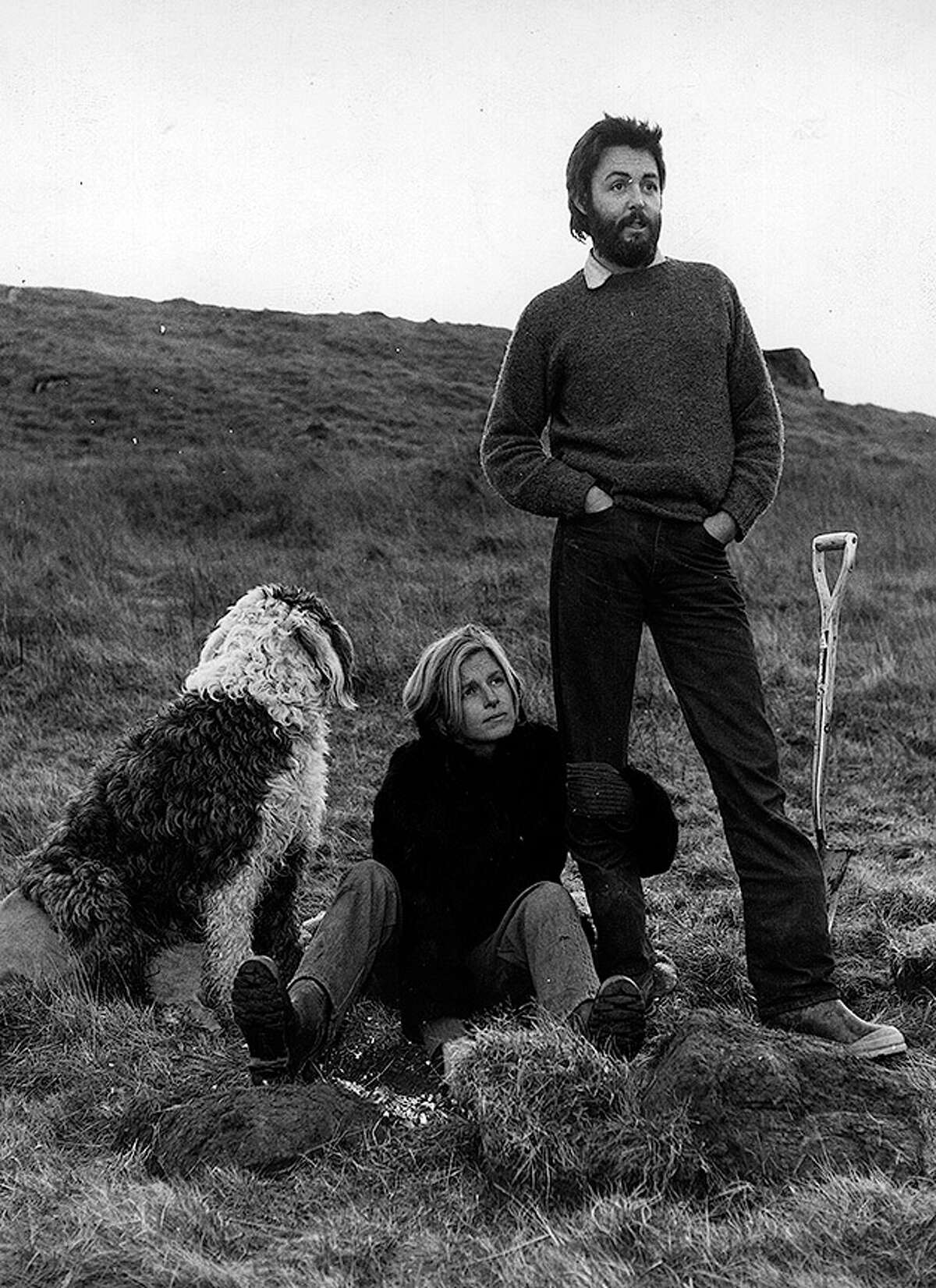 5th January 1970: Paul and Linda McCartney (1941 - 1998) on their lonely farm near the fishing town of Campbeltown, the day after McCartney started High Court proceedings to seal the final break-up of the Beatles. Mirror Syndication International