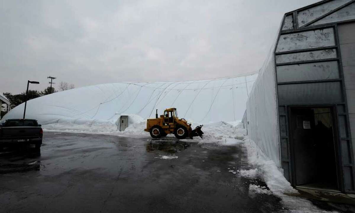 Snow fears remain at damaged dome