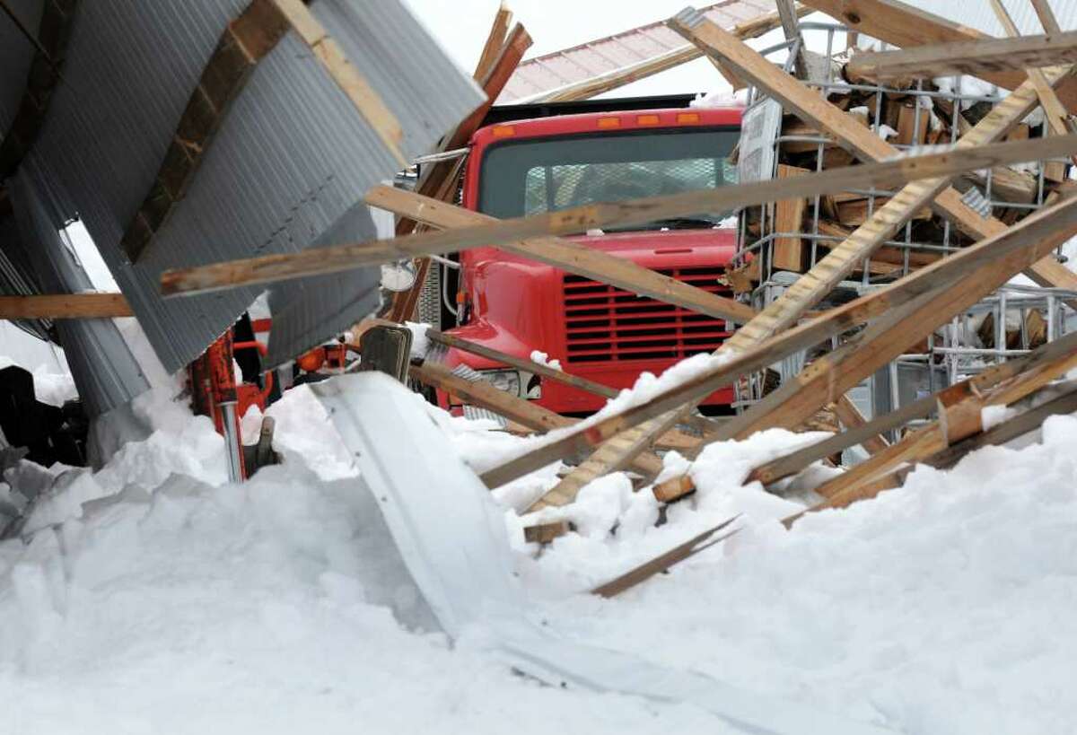 Contractors busy as heavy snow threatens roofs