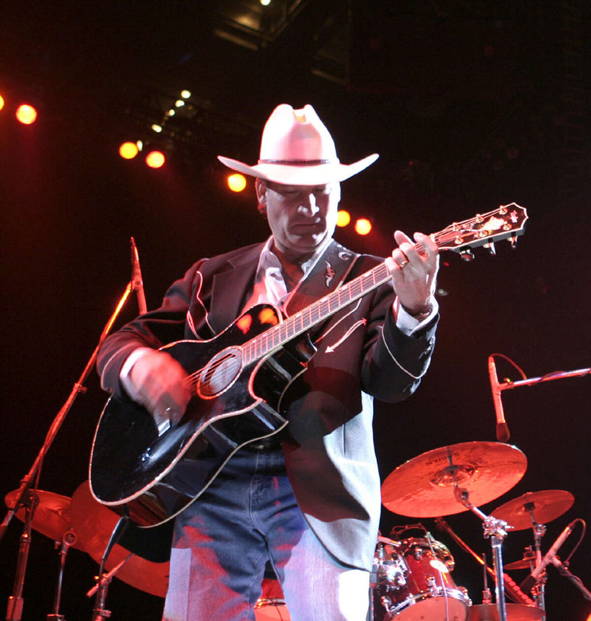 Rick Cavender performs at the Go Western Gala in 2997. LELAND A. OUTZ / SPECIAL TO THE EXPRESS-NEWS