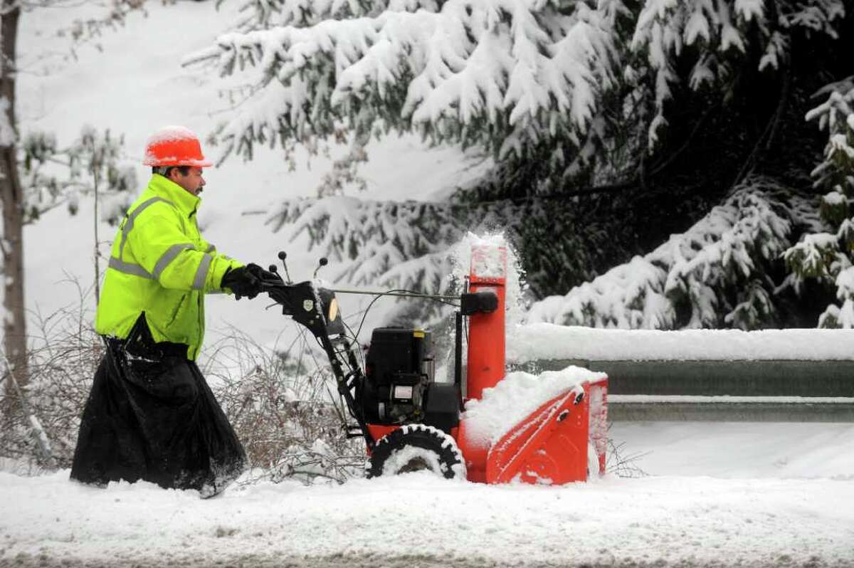 Winter weather creates snowy, slick roads for morning commuters