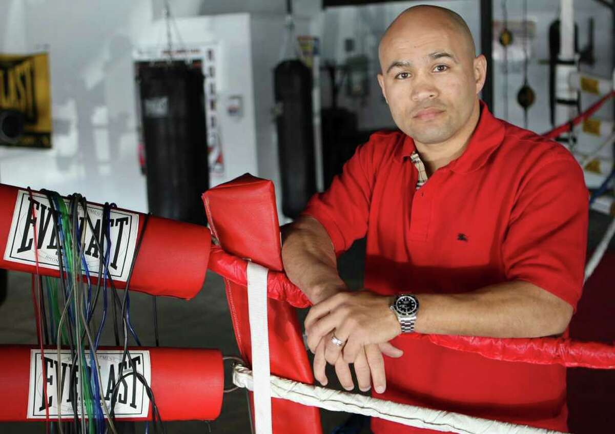 Leija Jr. has his father in his corner