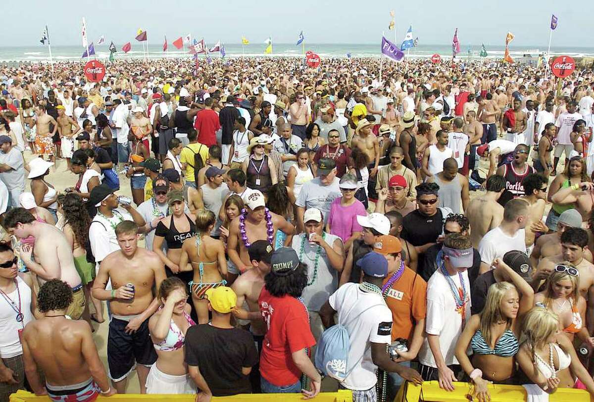 South Padre Island Fills With People Fun 