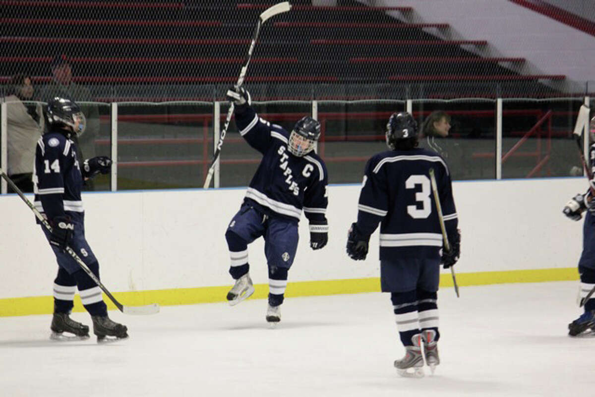 Staples hockey loses to Fairfield in an upset, goes on the road in