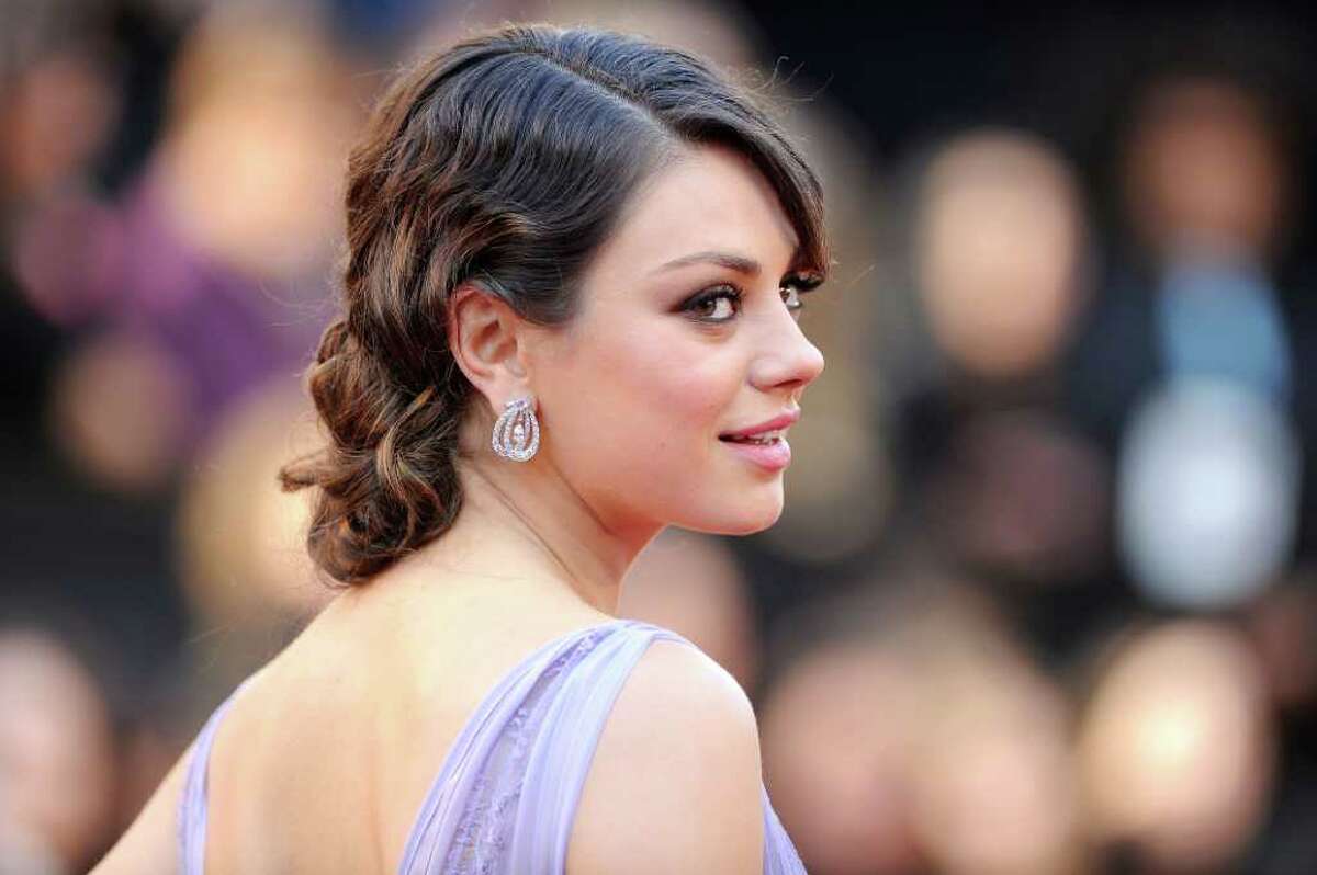 HOLLYWOOD, CA - FEBRUARY 27: Actress Mila Kunis arrives at the 83rd Annual Academy Awards held at the Kodak Theatre on February 27, 2011 in Hollywood, California. (Photo by Jason Merritt/Getty Images)