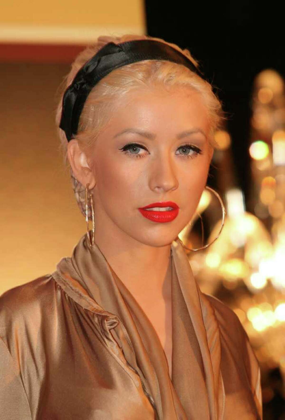 Christina Aguilera'S Unexpected Video Confession - 4a5skwz