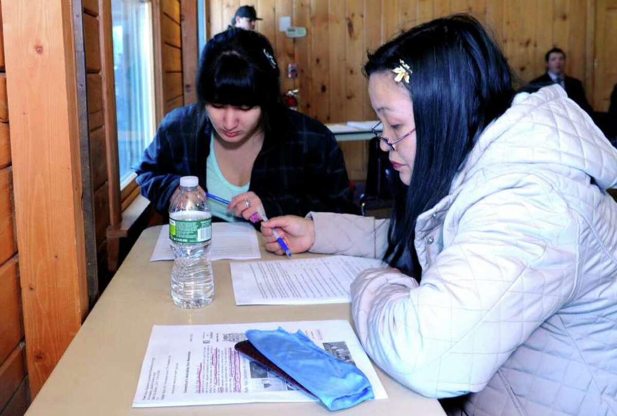 Job seekers turn out in droves at Beardsley zoo fair