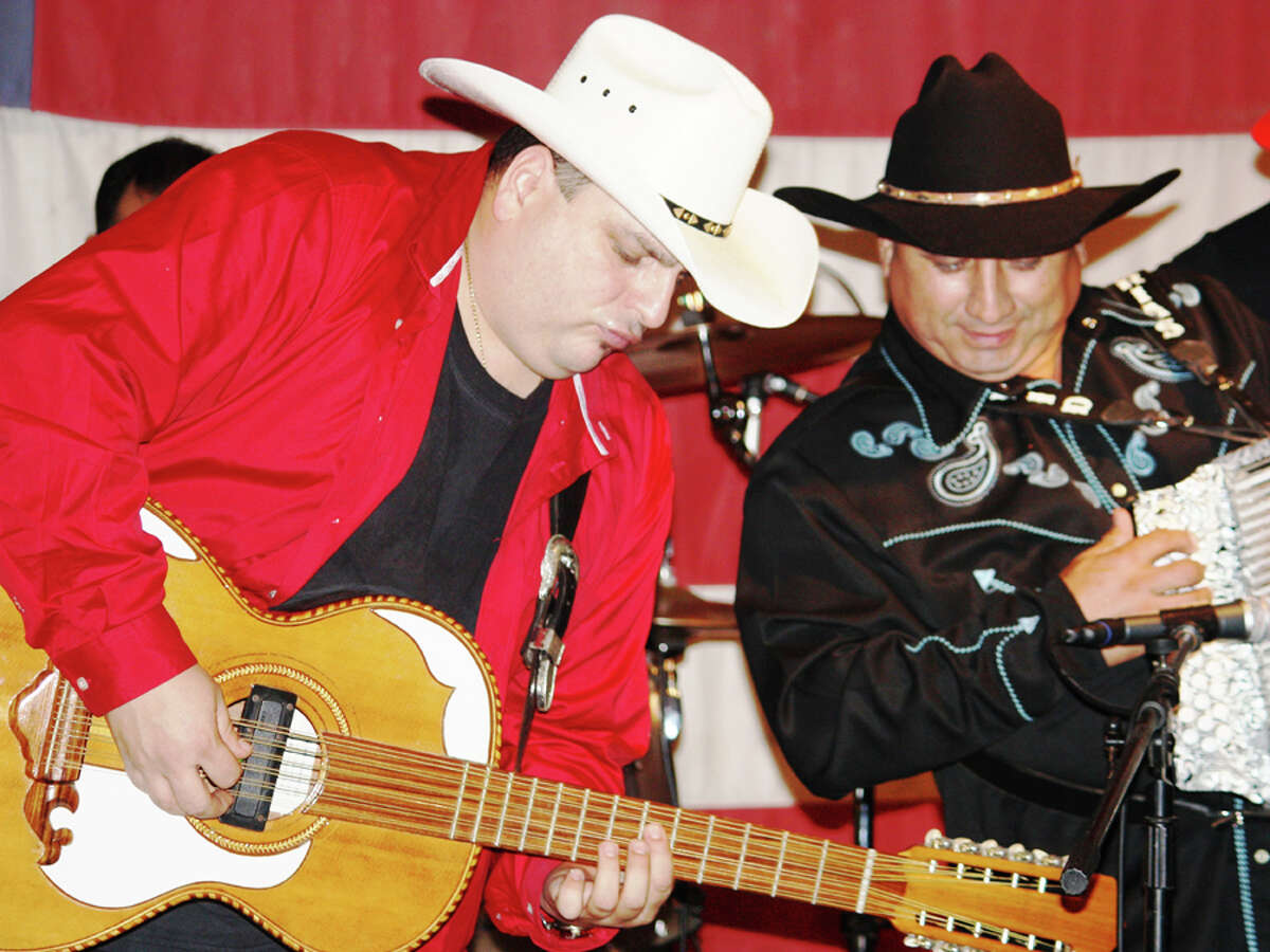 Max Baca (left) and David Farias of the Grammy-winning band Los Texmaniacs will play Friday at Cool Arrows. ROBERT JOHNSON / EXPRESS-NEWS